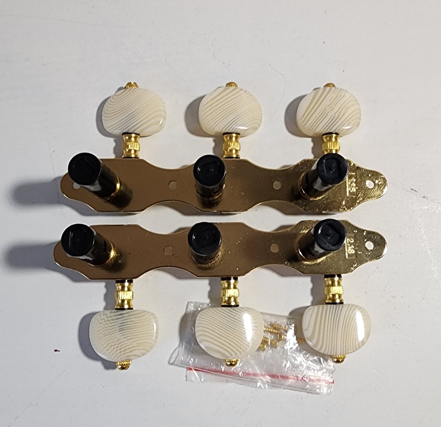 Tuning Machines for Classical Guitar 35mm Peg Spacing (Gold)