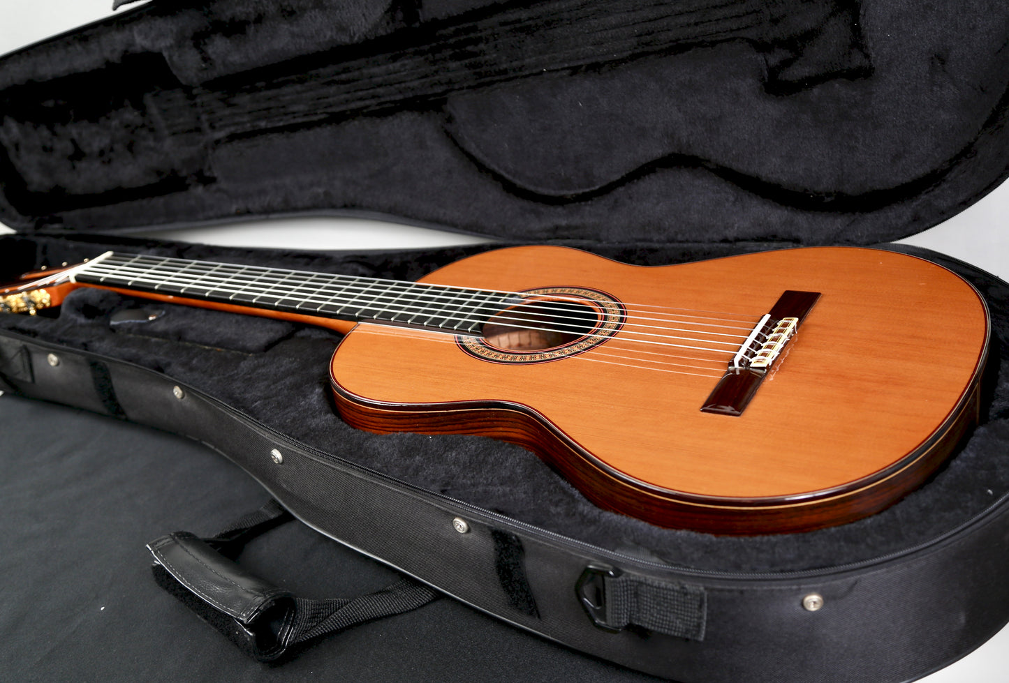 Jose Ramirez 2E Classical Guitar Handmade in Spain 2006, Solid Cedar, IRW