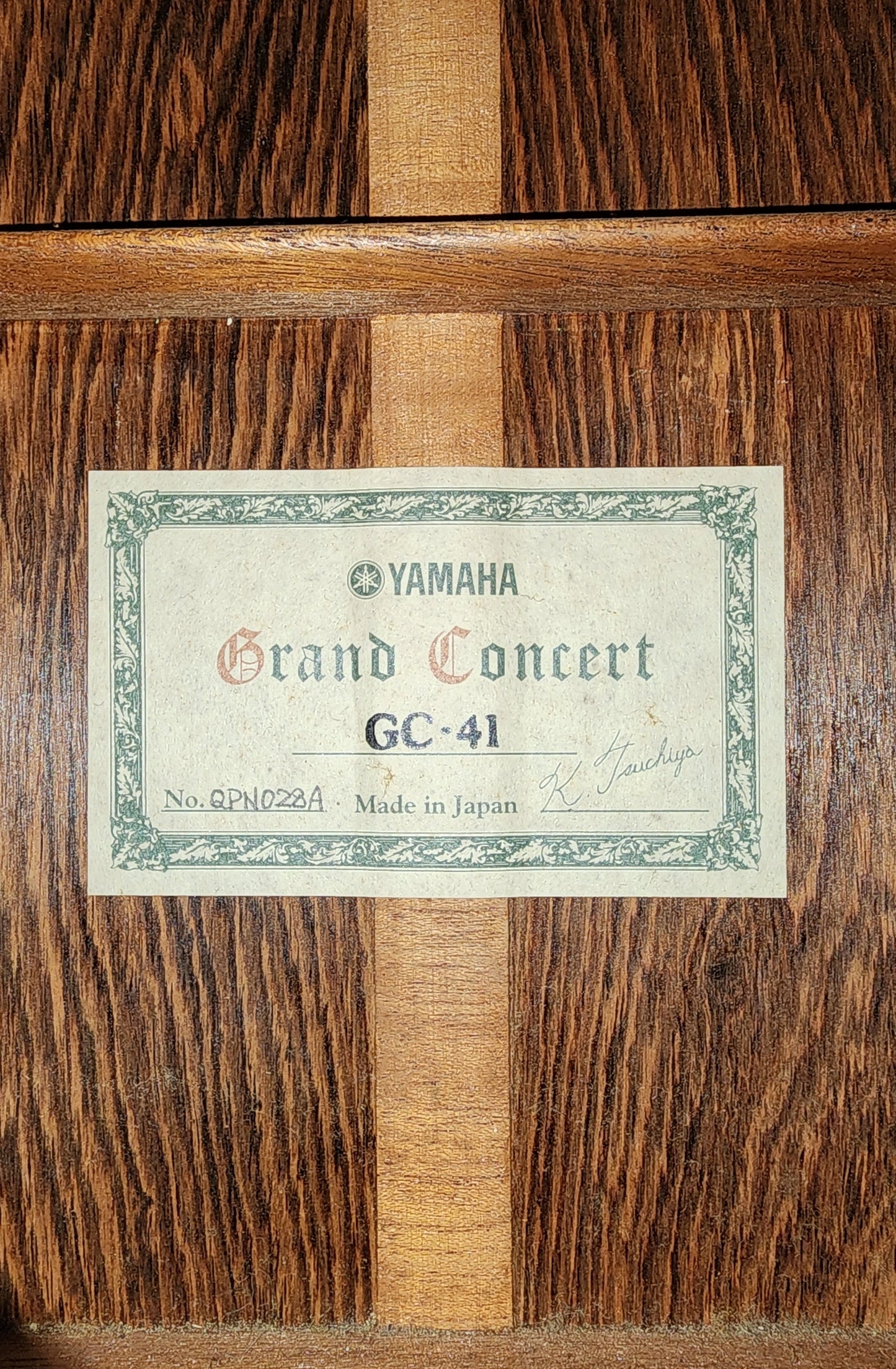 Yamaha GC-41 Grand Concert Classical Guitar Signed by Luthier 2009 Solid Spruce, HRW