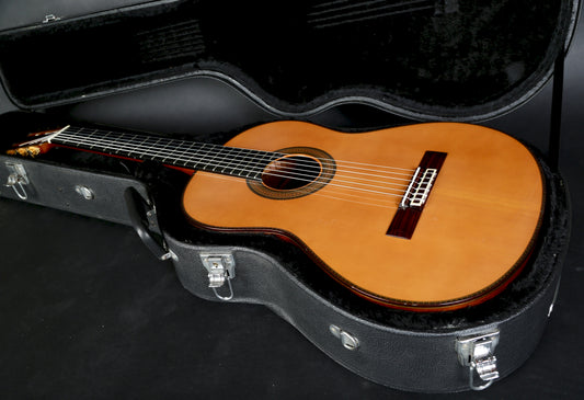Yamaha GC-41 Grand Concert Classical Guitar Signed by Luthier 2009 Solid Spruce, HRW