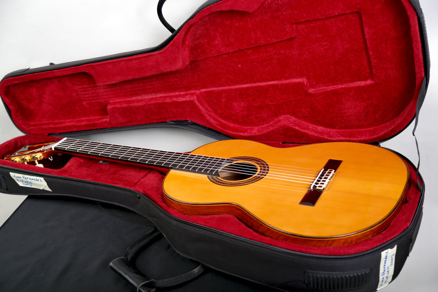 Juan Hernandez Estudio Classical Guitar Handmade in Spain 2003, Solid Spruce, Solid Mango Back