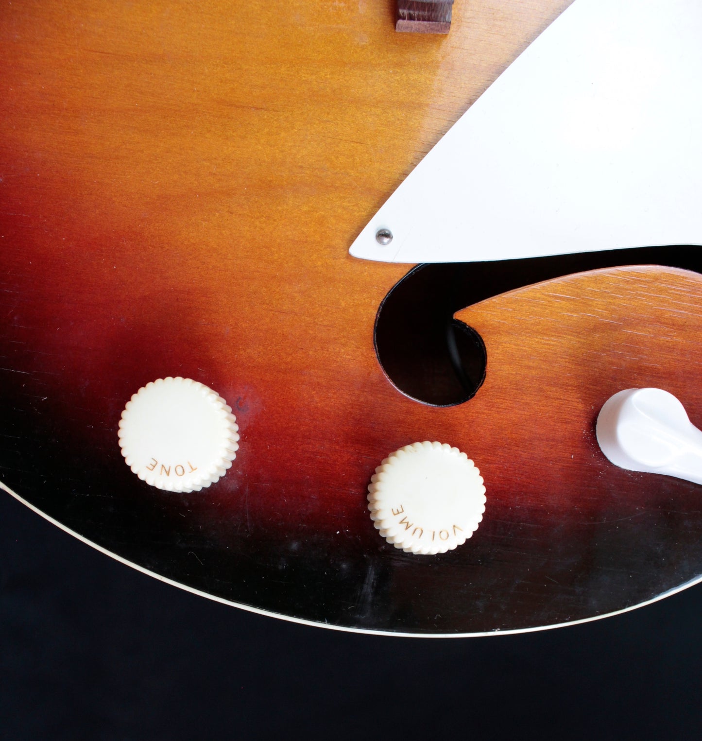 Harmony H22/1 Hollowbody Double Cutaway Bass Sunburst 1970s