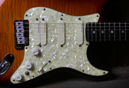 Fender Strat Ultra 1996 Sunburst 50th Anniversary Stratocaster Flame Maple Top, Ebony Fretboard