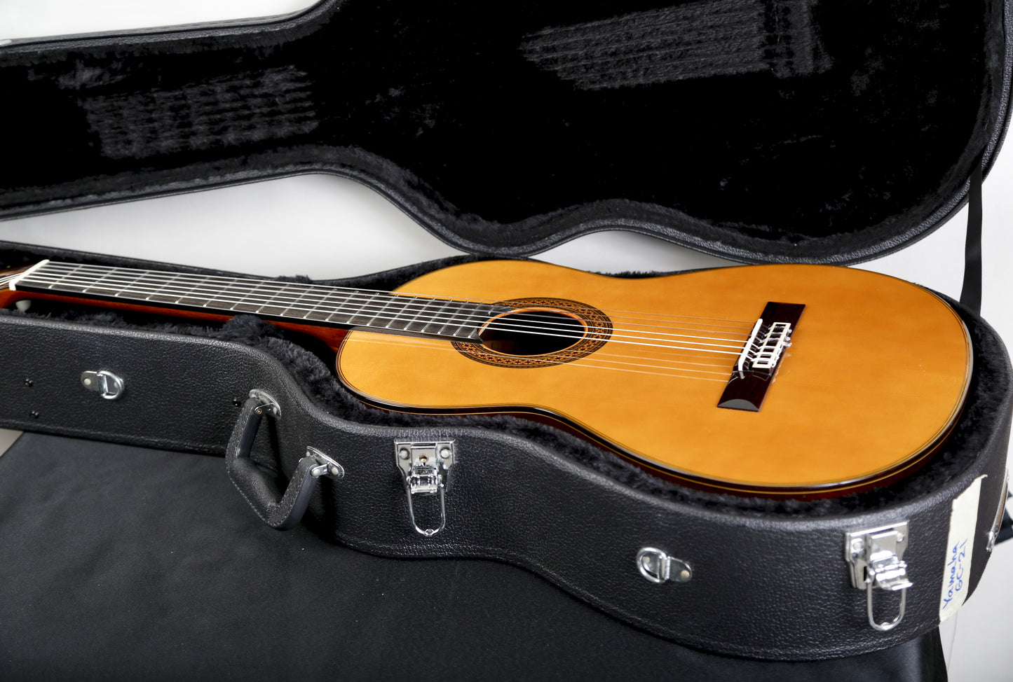 Yamaha GC-21 Grand Concert Classical Guitar Signed by Luthier 2009 Solid Spruce, IRW