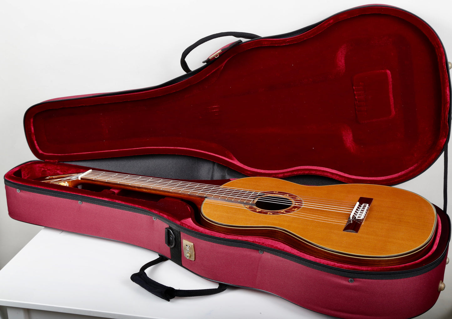 Takamine TGL2 Handcrafted Concert Classical Guitar Japan