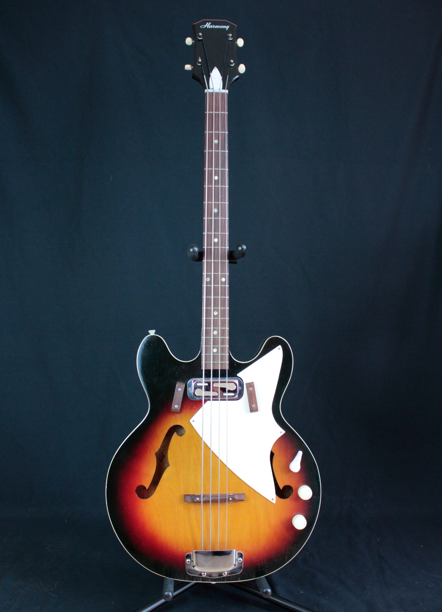 Harmony H22/1 Hollowbody Double Cutaway Bass Sunburst 1970s