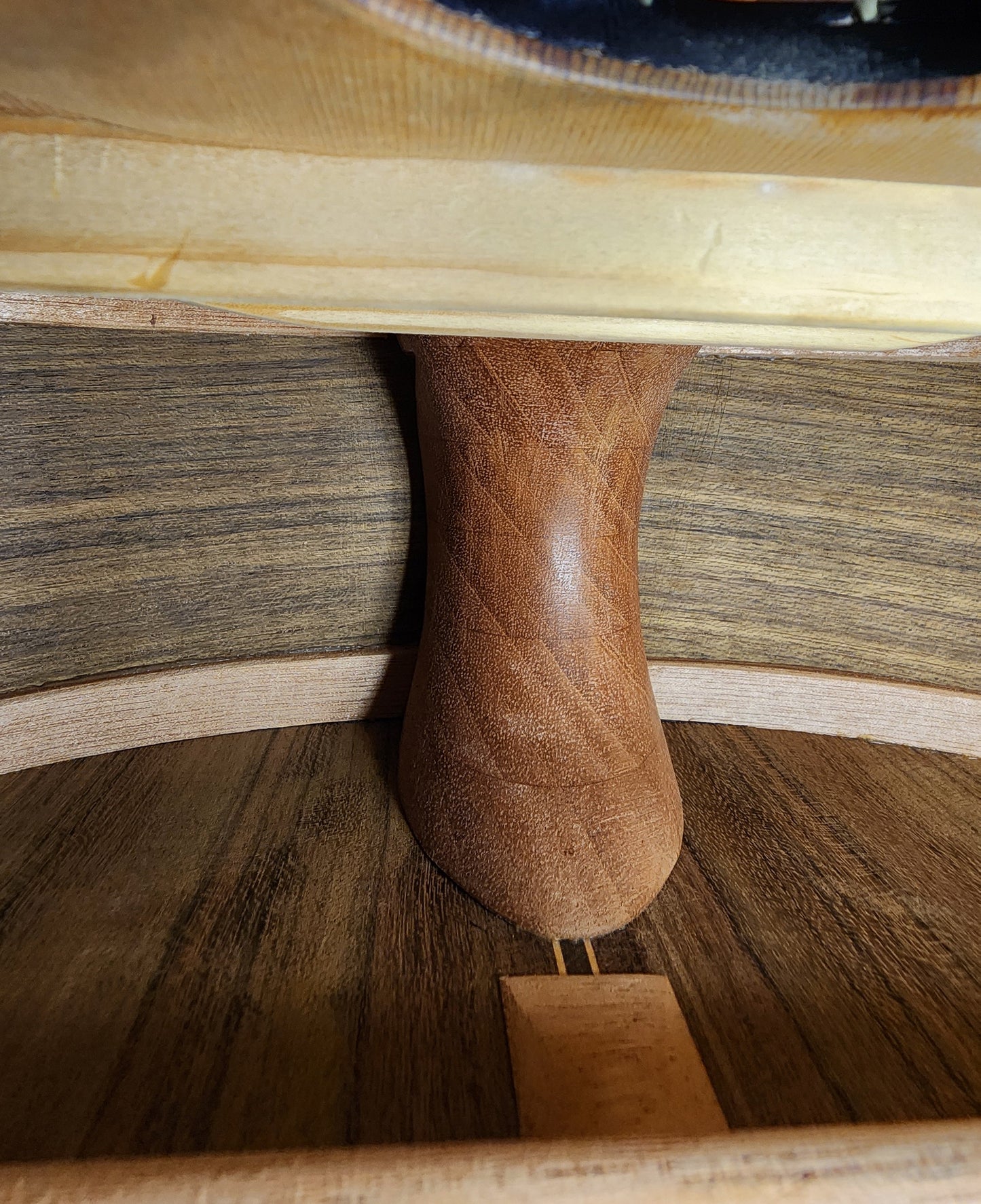 Juan Hernandez Estudio Classical Guitar Handmade in Spain 2012, Solid Spruce, Solid Mango Back