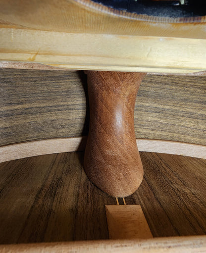 Juan Hernandez Estudio Classical Guitar Handmade in Spain 2012, Solid Spruce, Solid Mango Back