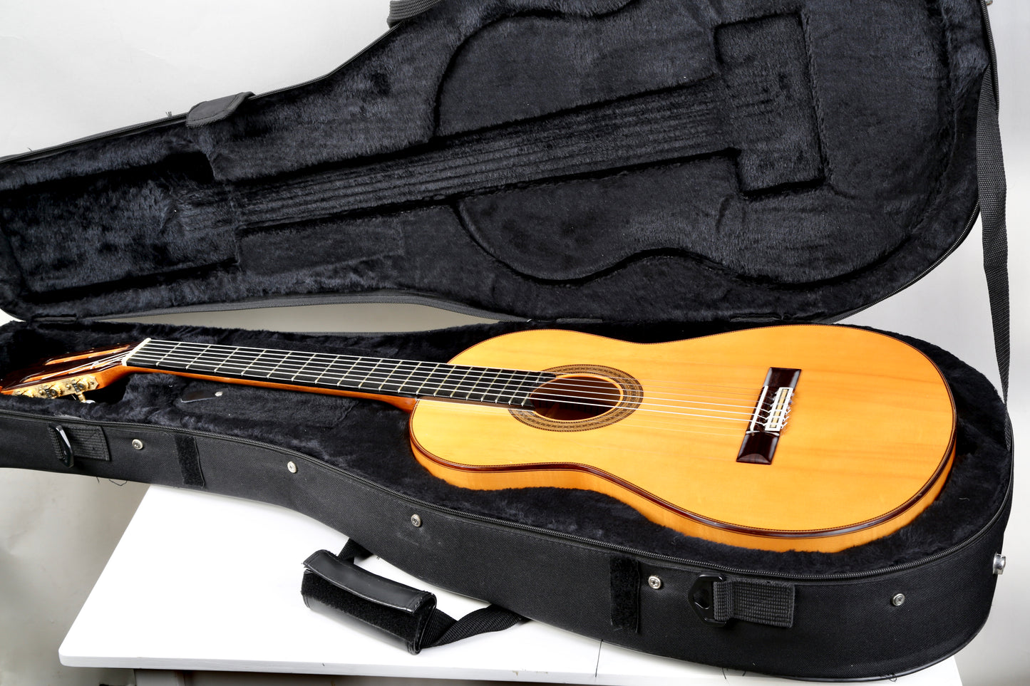 Juan Hernandez Estudio Flamenca Blanca 2007 Handmade Flamenco Guitar Solid Spruce and Cypress