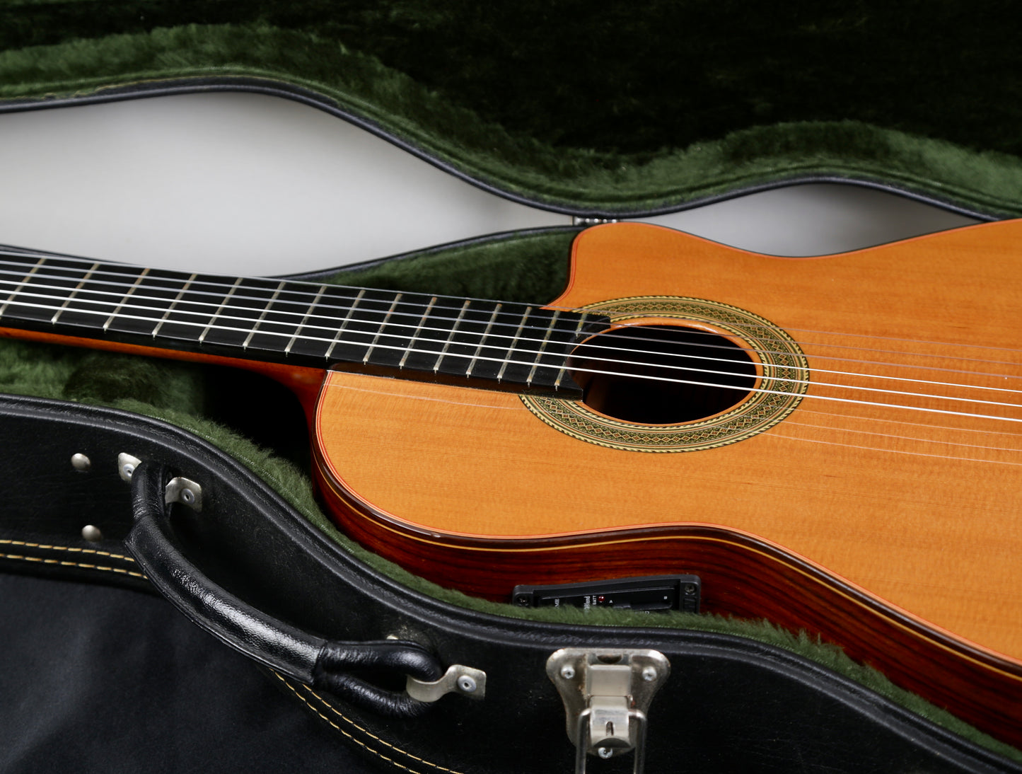 Jose Ramirez 2N-CWE Cutaway Nylon String Acoustic Electric Guitar Handmade in Spain 2008, Solid Cedar, IRW