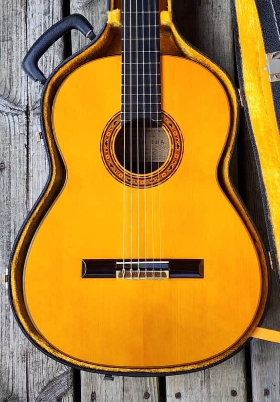 Hideo Ida C-15 Handmade Concert Classical Guitar 1976 (RARE)