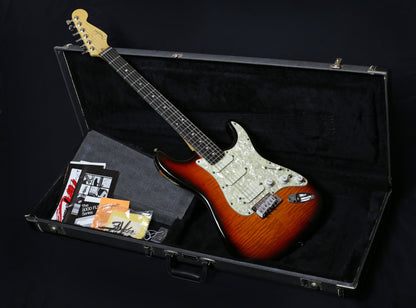 Fender Strat Ultra 1996 Sunburst 50th Anniversary Stratocaster Flame Maple Top, Ebony Fretboard