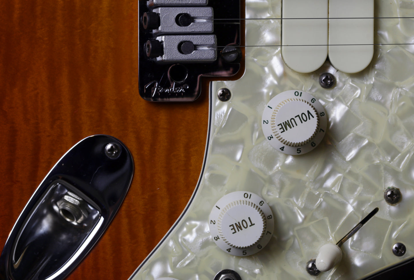 Fender Strat Ultra 1996 Sunburst 50th Anniversary Stratocaster Flame Maple Top, Ebony Fretboard