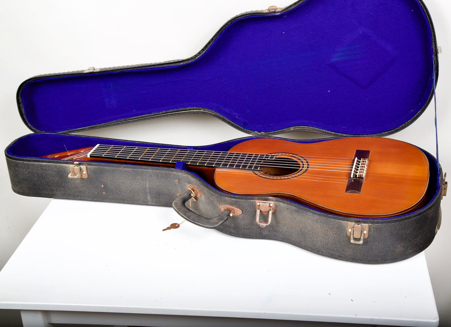 Hiroshi Tamura L30 Handmade Alto (Terz) Classical Guitar 1969